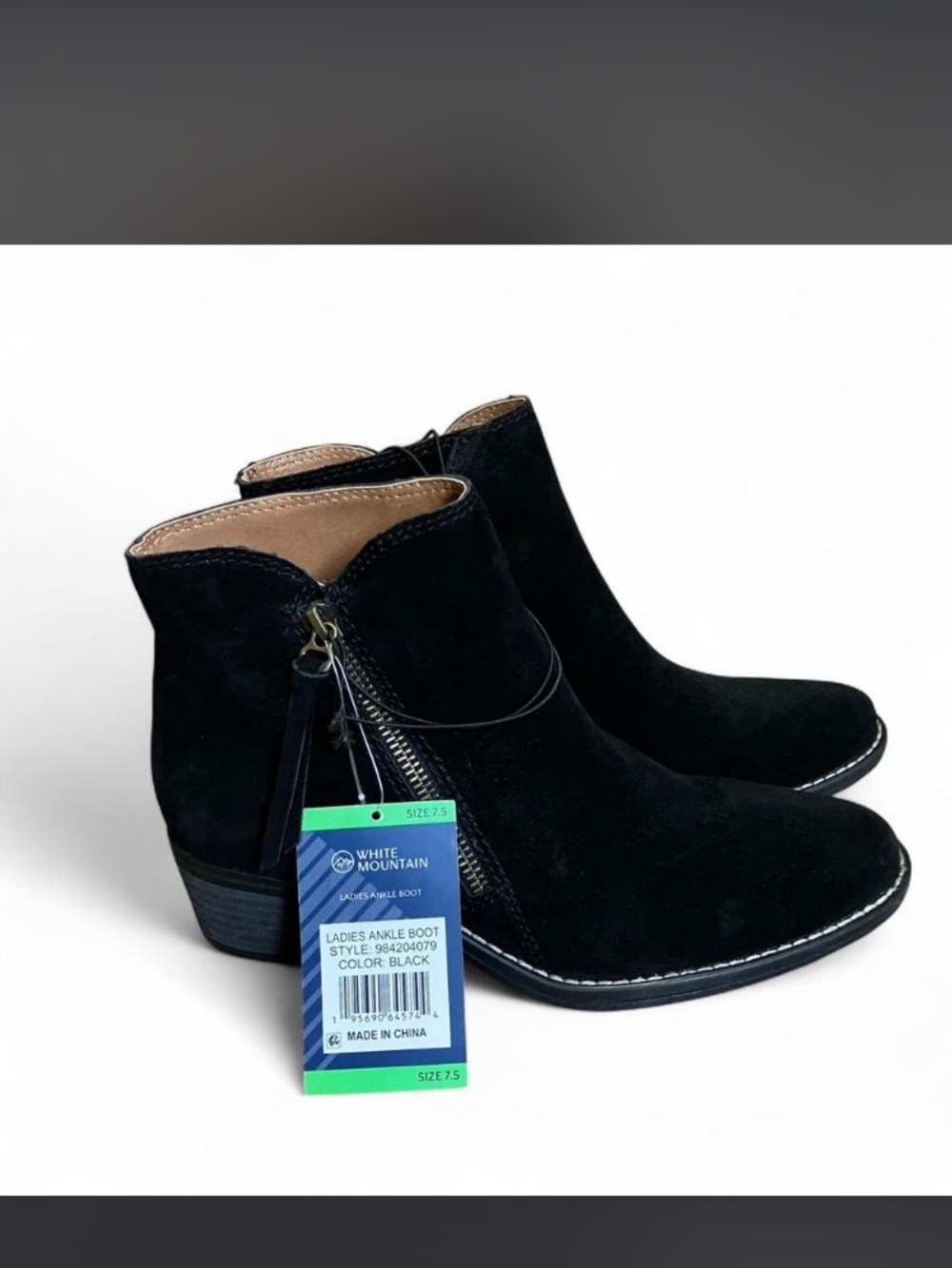 NWT White Mountain Women’s Black Suede Ankle Boots Size 7.5 with Zipper Detail